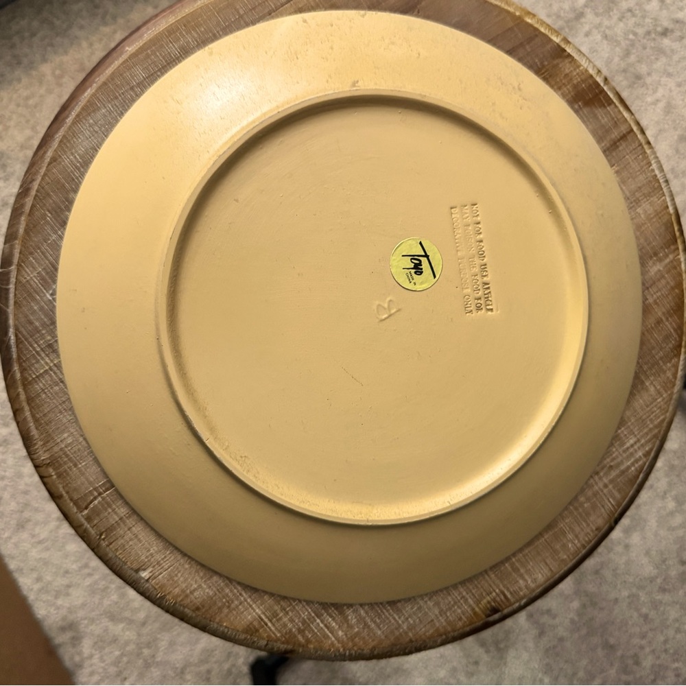 Hand-Painted Decorative garden plate - Picture 2 of 3